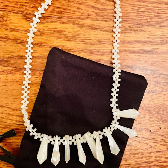 Vintage hand strung mother of pearl necklace. I bought this in France. - Picture 3 of 7